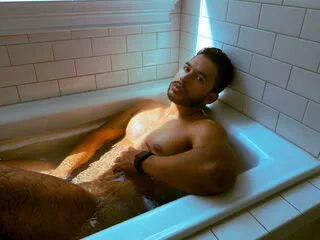 LianCruz cam model - 25 year old - photo 1