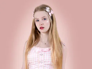 LilianHoward cam model - white - photo 2