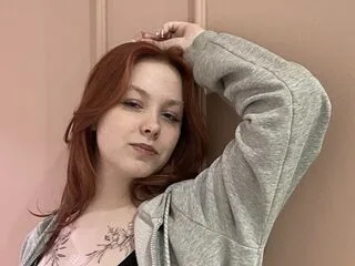 LindaBenne cam model - 18 year old - photo 1