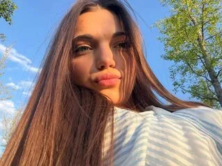 LisabethBerczel cam model - 18 year old - photo 1