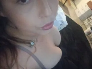 LolaLoced cam model - 20 year old - photo 1