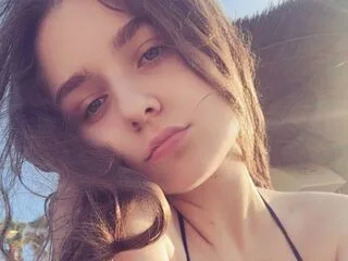 LuanaContratto cam model - 18 year old - photo 1