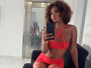 LuluWilde cam model - 30 year old - photo 1