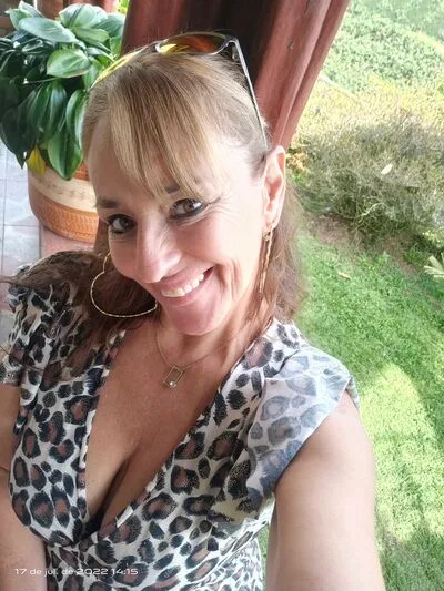 LunaCardena cam model - 47 year old - photo 7