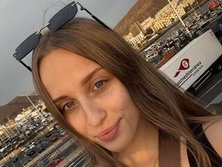 LunaDarkwood cam model - 18 year old - photo 1