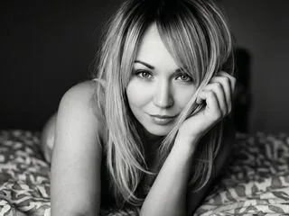 LunaLawrence cam model - 36 year old - photo 1