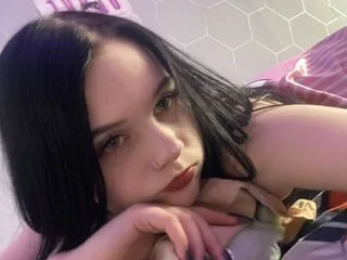 MaishaHanawalt cam model - brunette hair - photo 3