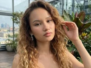 MaliaUcci cam model - 18 year old - photo 1