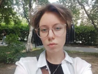 MammieZabrocki cam model - 18 year old - photo 1