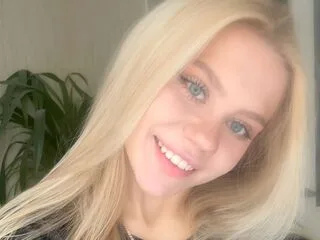 MarlenaBalceiro cam model - 18 year old - photo 1
