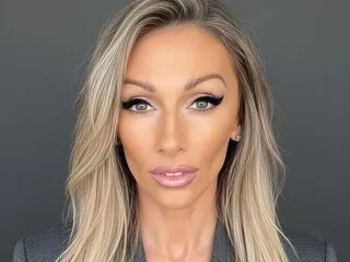 MarylinGlory cam model - 39 year old - photo 1