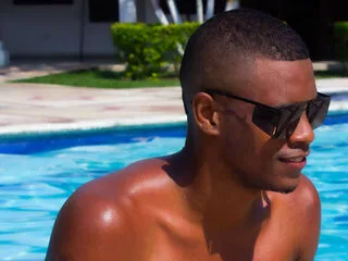 MaximoBeaumont cam model - 30 year old - photo 1