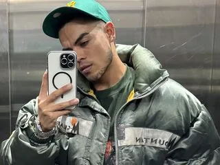 MikeeScooth cam model - 28 year old - photo 1