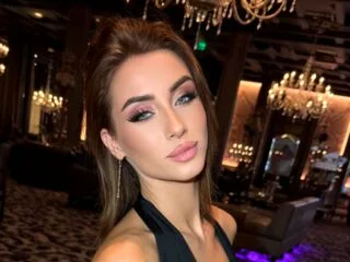 Minnie cam model - 22 year old - photo 1