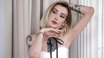 NesollaMaison cam model - 25 year old - photo 17