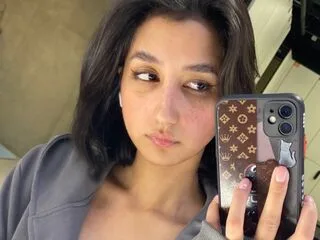NubiaBeamish cam model - 18 year old - photo 1