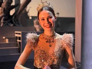 NylaPitarresi cam model - 19 year old - photo 1
