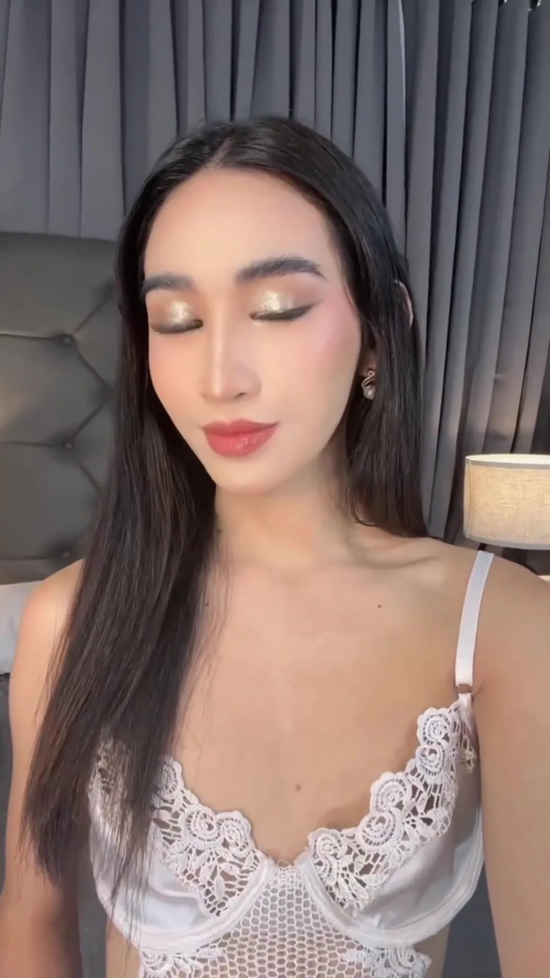 ParisMillion cam model - 20 year old - photo 1