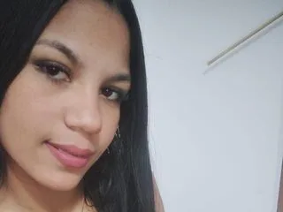 PaulaEmperatriz cam model - 19 year old - photo 1