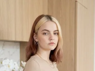 RinaWilliams cam model - 18 year old - photo 1