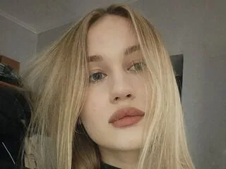 SadieTandon cam model - 18 year old - photo 1