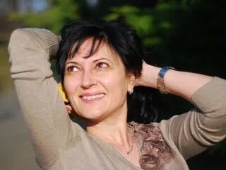 SaraGina cam model - 45 year old - photo 1