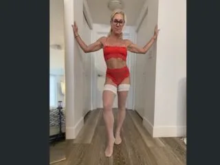SarahLiberti cam model - 47 year old - photo 1