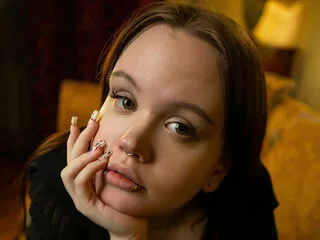 SarandaRyan cam model - 18 year old - photo 1
