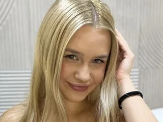 SarrahSky cam model - 20 year old - photo 1