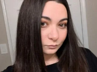 SashaMaroon cam model - brunette hair - photo 3