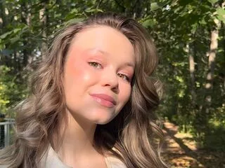 SharlenePernod cam model - 18 year old - photo 1