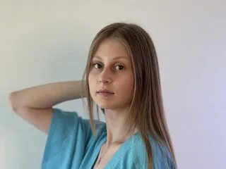 ShaylaKeywan cam model - 18 year old - photo 1