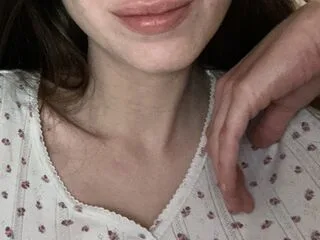SkinnyPeach cam model - 30 year old - photo 1