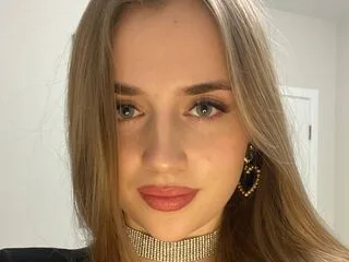 SonyMiller cam model - 18 year old - photo 1