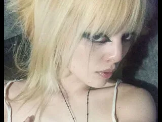 SusaneSanchez cam model - 24 year old - photo 1