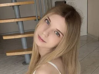 ThoraBeskom cam model - 18 year old - photo 1