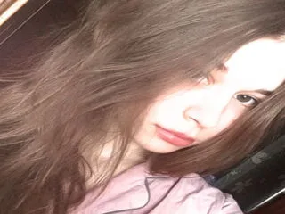 TinishaDubbert cam model - 18 year old - photo 1
