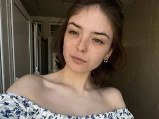 UshaSolgovic cam model - 18 year old - photo 1