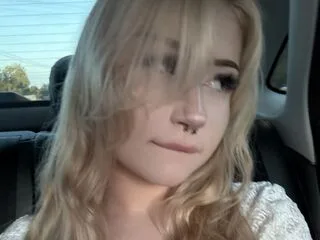 VerlieRentar cam model - 19 year old - photo 1