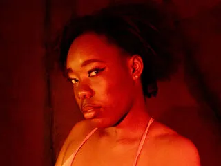 YazaraEvans cam model - 18 year old - photo 1