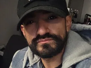 YuesAdam cam model - 35 year old - photo 1