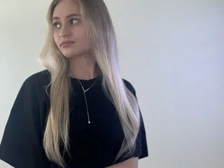 ZoilaCliffe cam model - 18 year old - photo 1